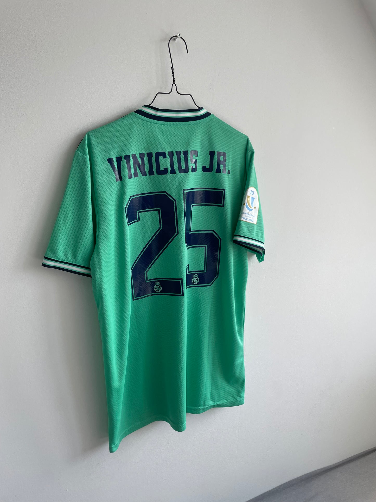 Real Madrid 2019/20 Vini Jr 10/10 BNWT - L