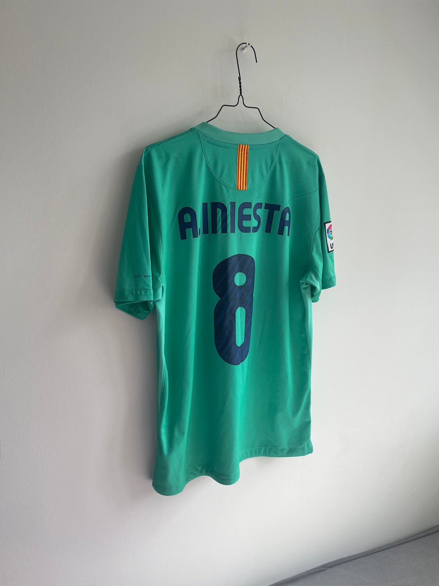 Barcelona 2010/11 Andres Iniesta 9/10 - L