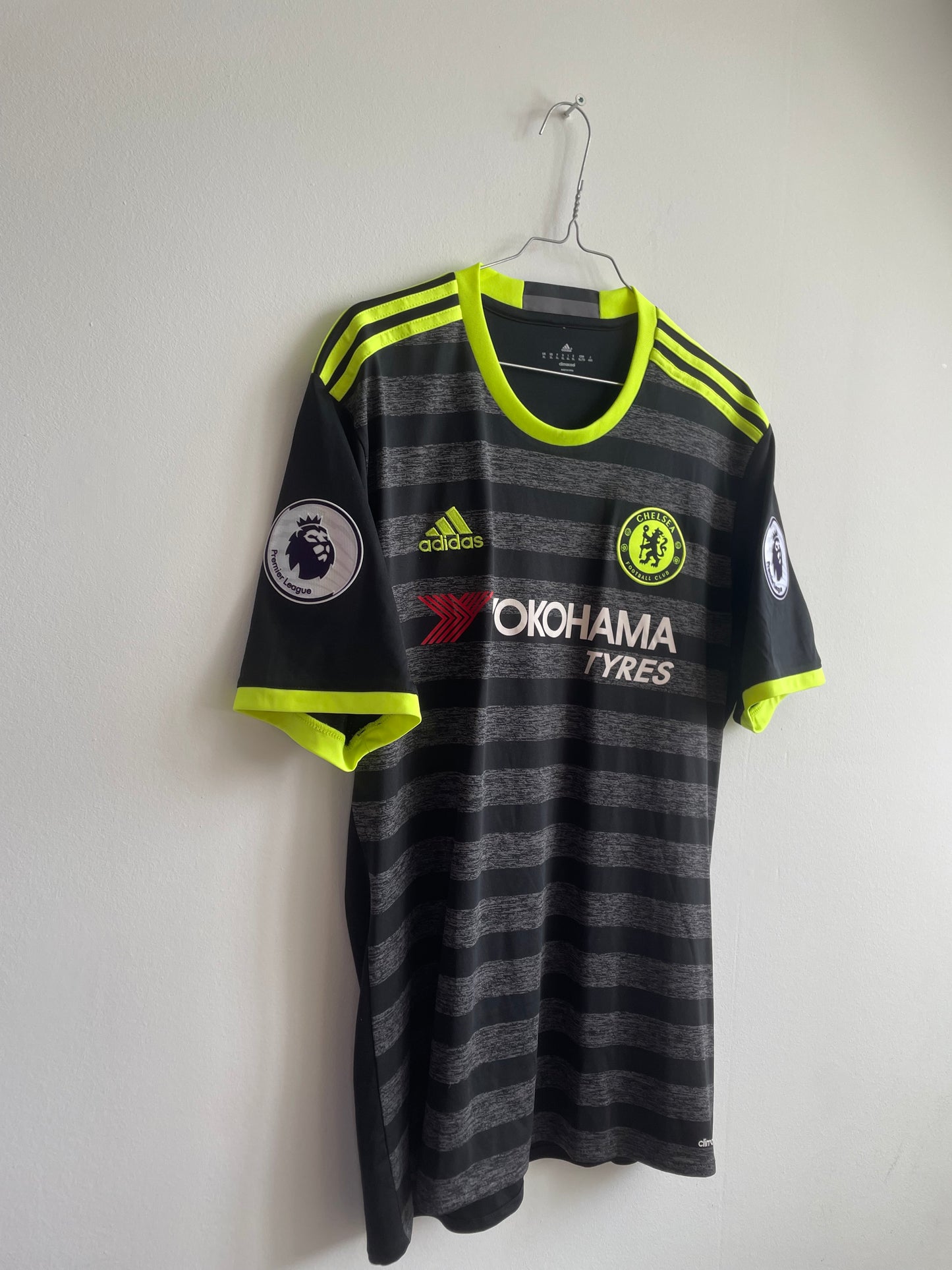 Chelsea 2016/17 Eden Hazard 9/10 - XL