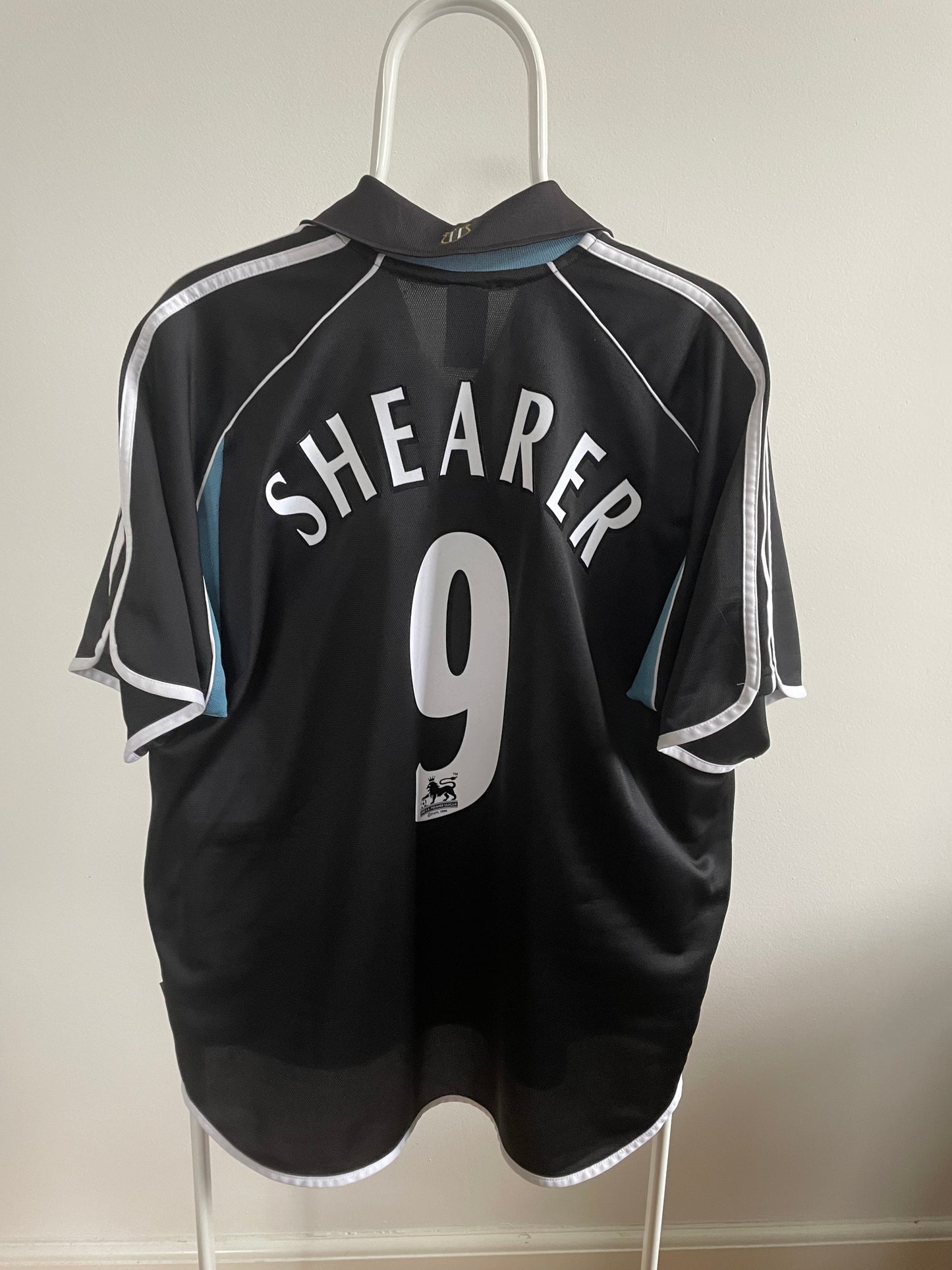 Newcastle 2000/01 Alan Shearer 9/10 - L