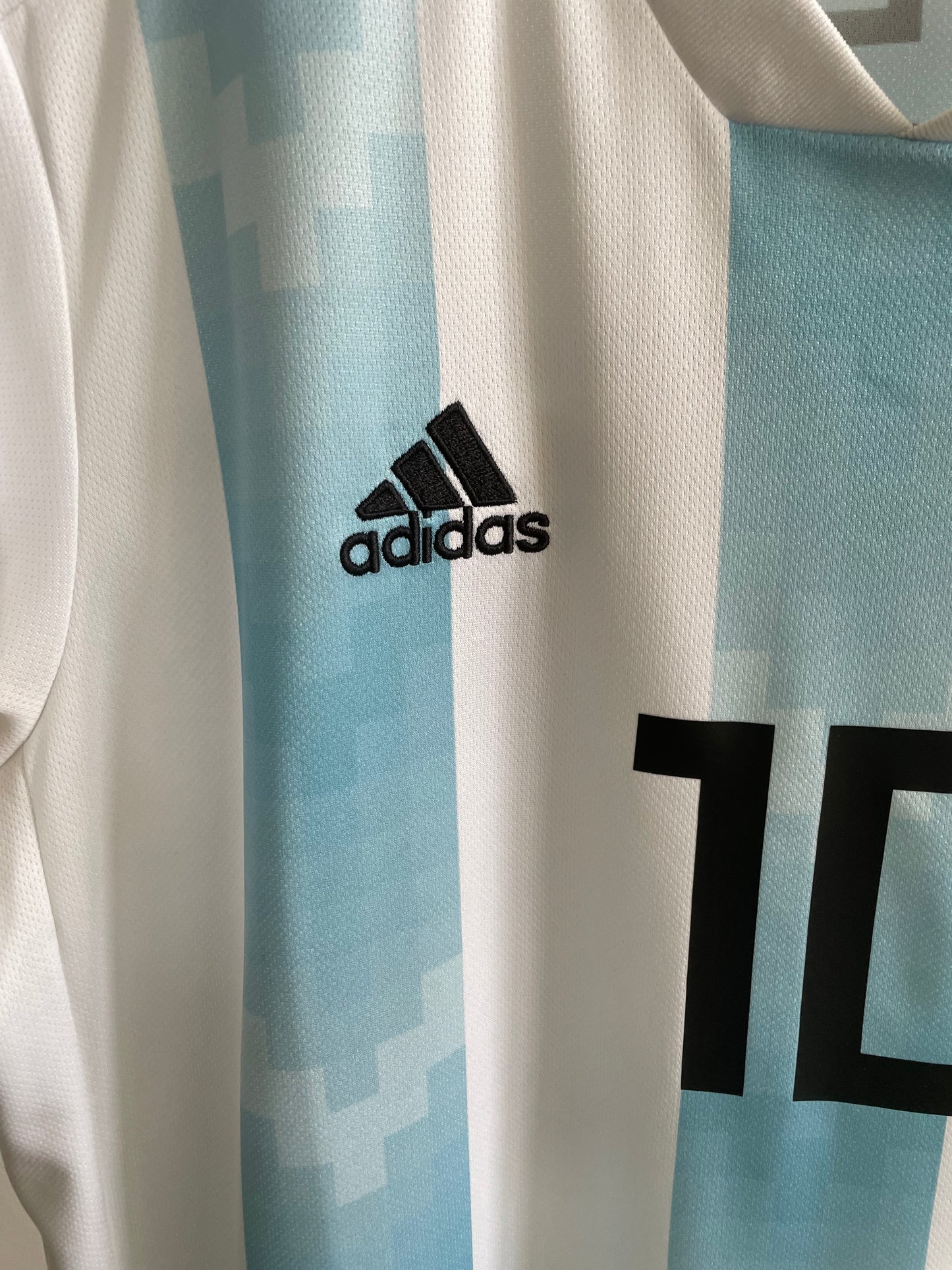 Argentina 2018 Lionel Messi 9/10 - L