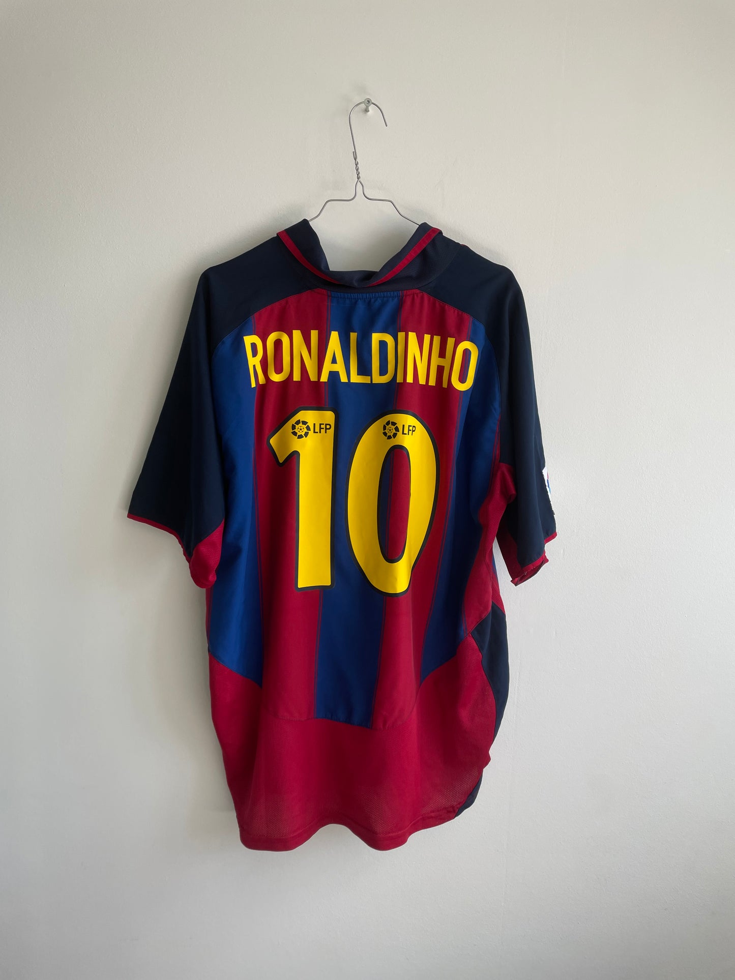Barcelona 2003/04 Ronaldinho 8/10 - L