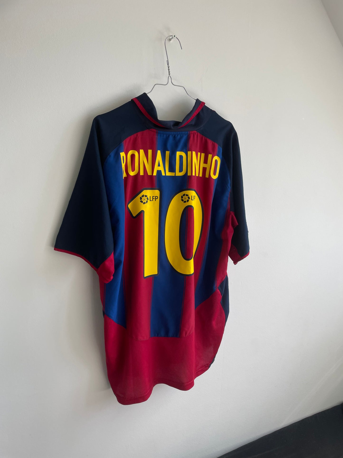 Barcelona 2003/04 Ronaldinho 8/10 - L