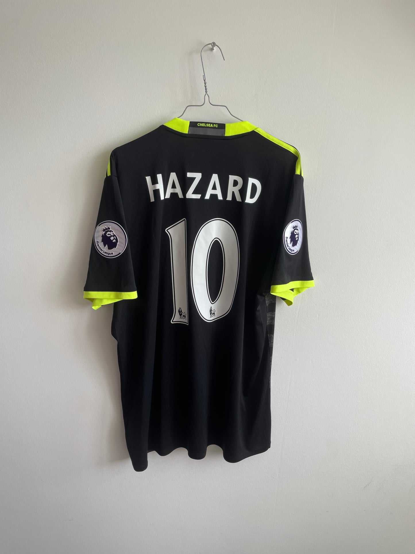 Chelsea 2016/17 Eden Hazard 9/10 - XL