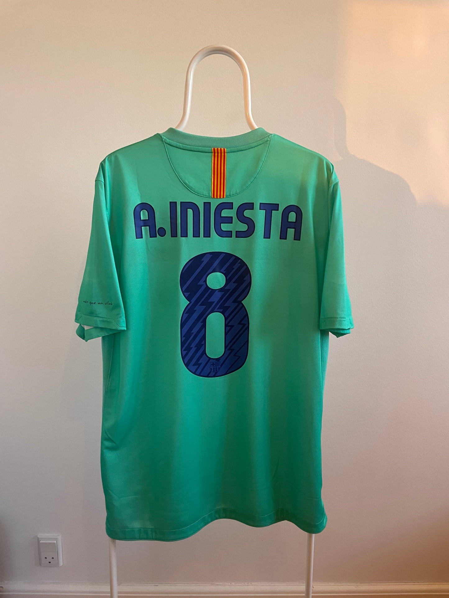 Barcelona 2010/11 Andres Iniesta 9/10 - L