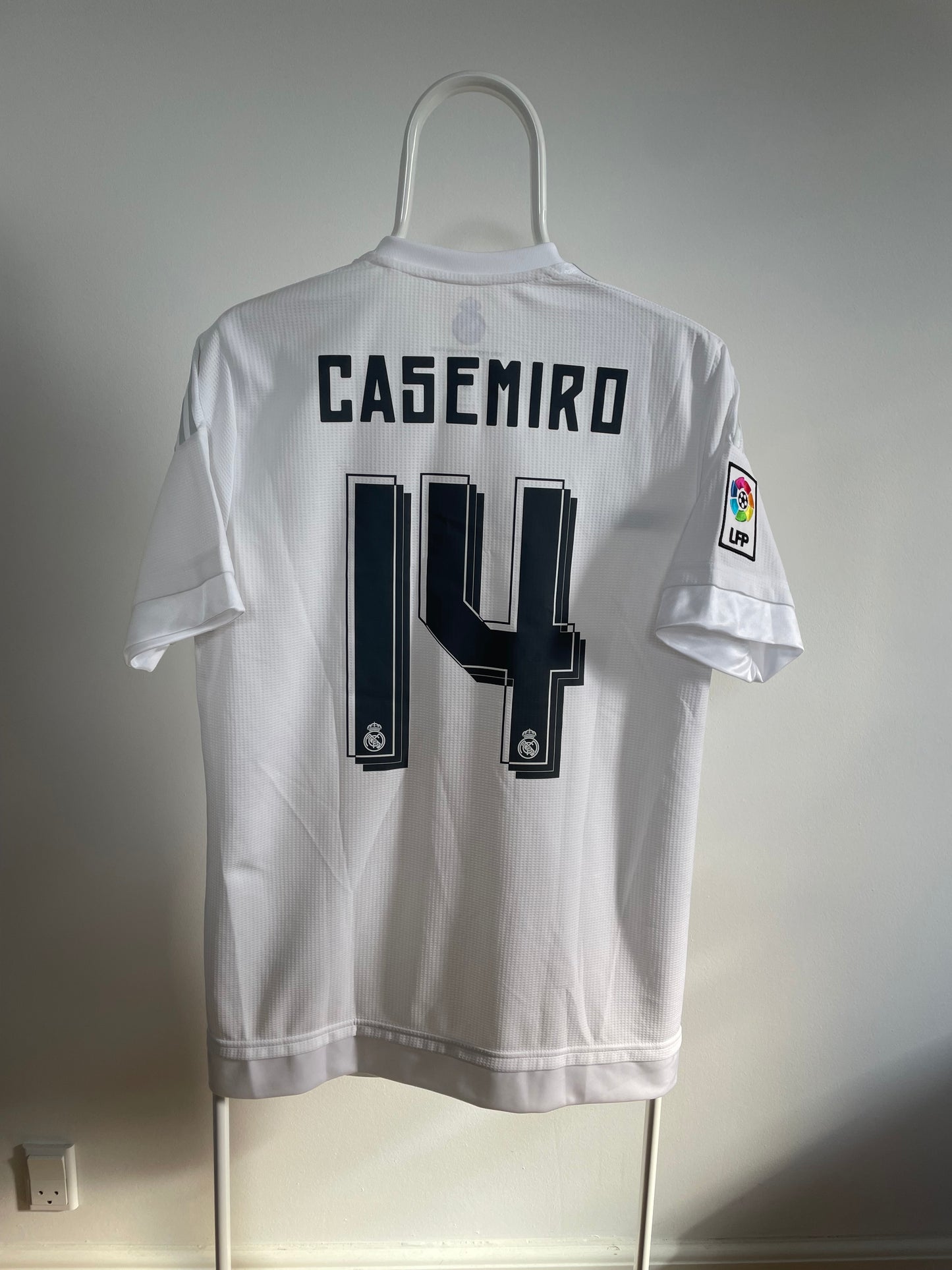 Real Madrid 2015/16 Casemiro 10/10 BNWT - M