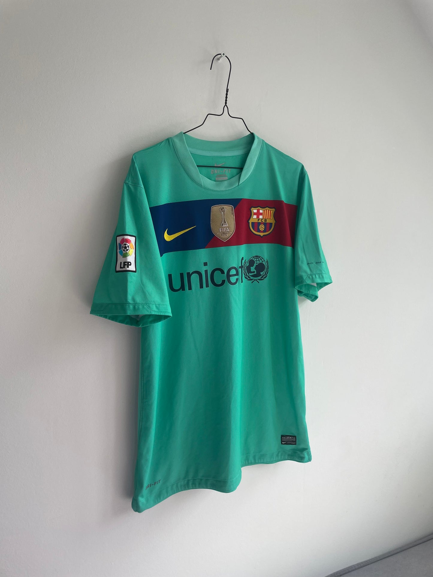 Barcelona 2010/11 Andres Iniesta 9/10 - L
