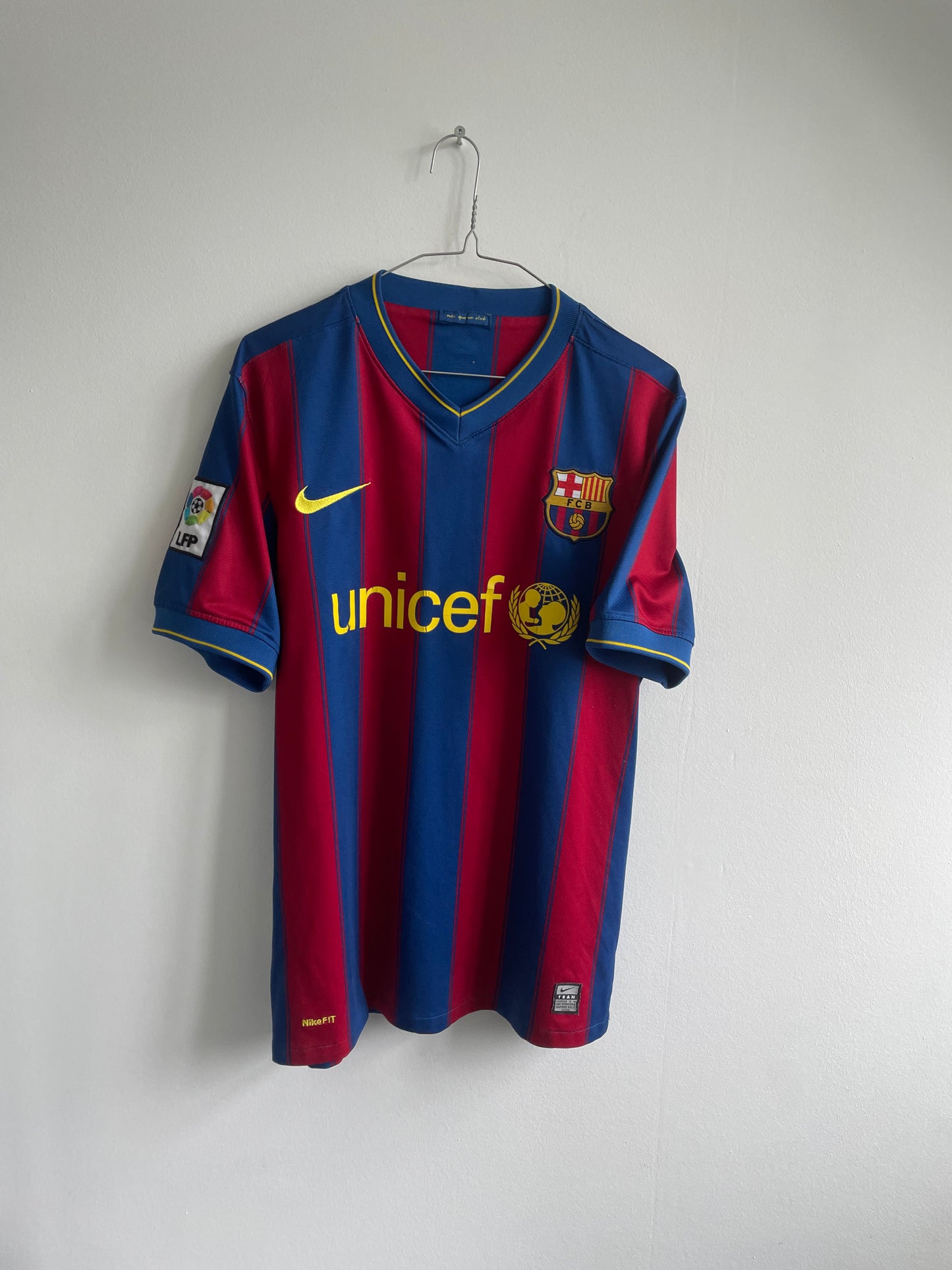 Barcelona 2009/10 Andres Iniesta 8/10 - M