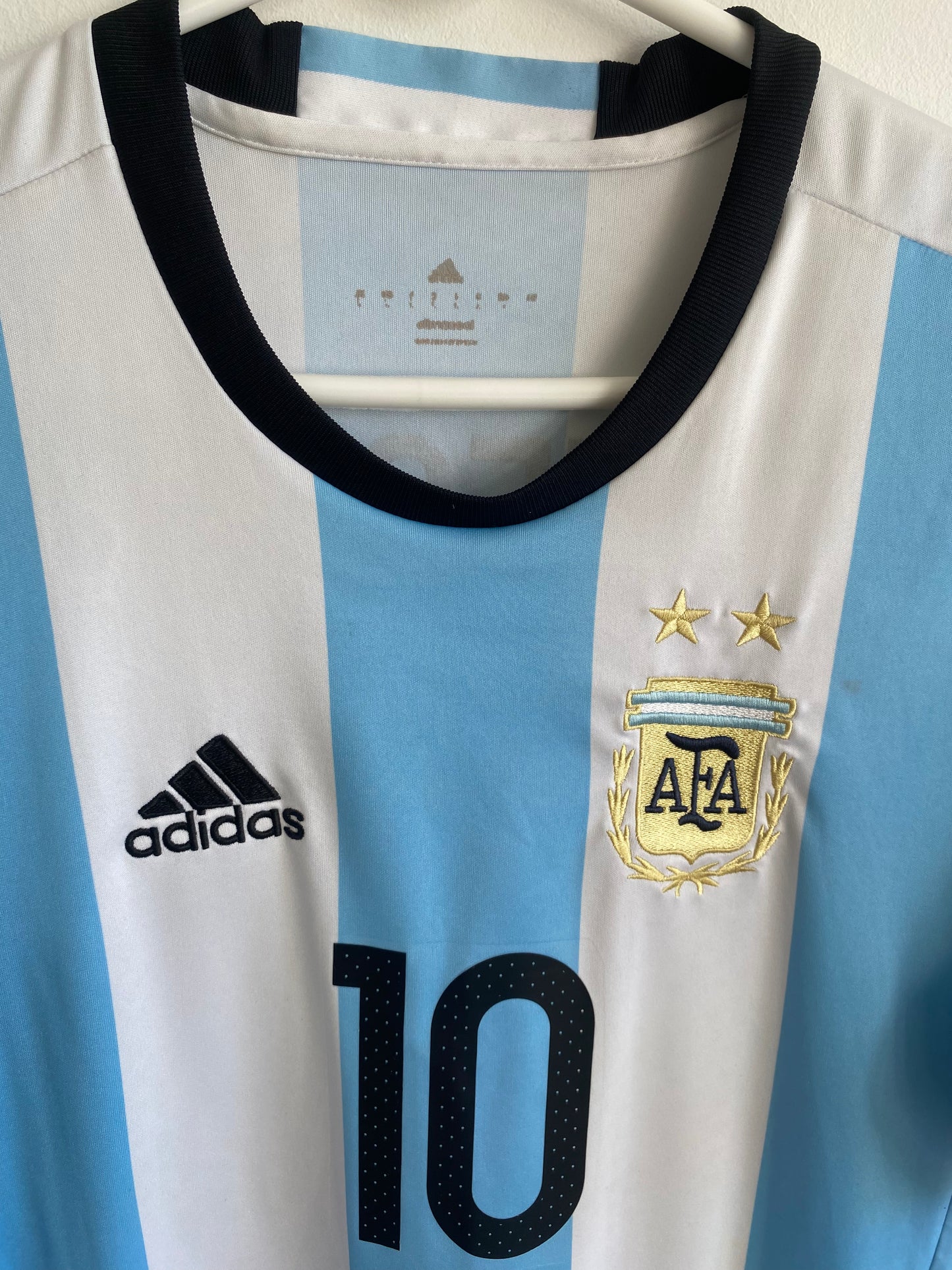Argentina 2016 Lionel Messi 8/10 - L